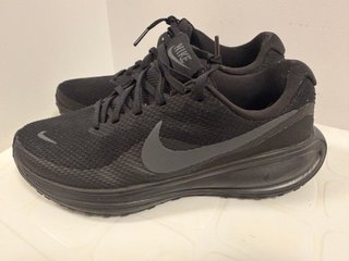 Zapatilla Nike Negra Talla 39