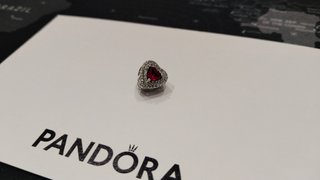 Pandora Corazón Circonitas Rojo y Plata