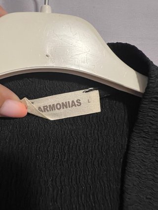 Chaleco negro botones dorados