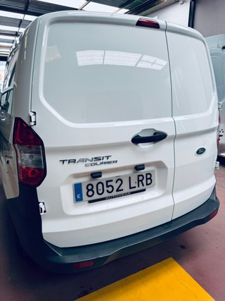Ford Transit Courier 2021