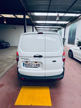 Ford Transit Courier 2021