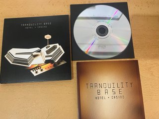Lote 2 CDs Arctic Monkeys AM y Tranquility Base HC