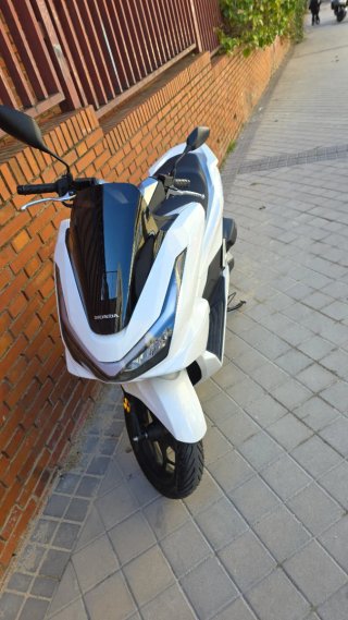 Honda PCX 125 Blanca - 4700 km