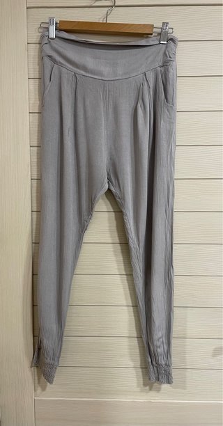Pantalón baggy beige piedra talla M pequeña