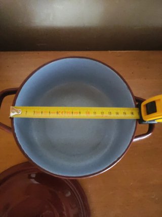 Cazuelita metálica marrón/roja