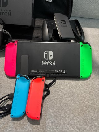 Nintendo Switch Verde y Rosa