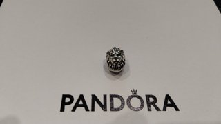 Charm Pandora Rey León Disney Plata