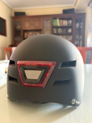 Casco Patinete Eléctrico con Luz Trasera y deldela