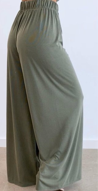 Conjunto pantalón y top verde