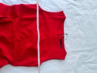 Vestido rojo invitada con volantes