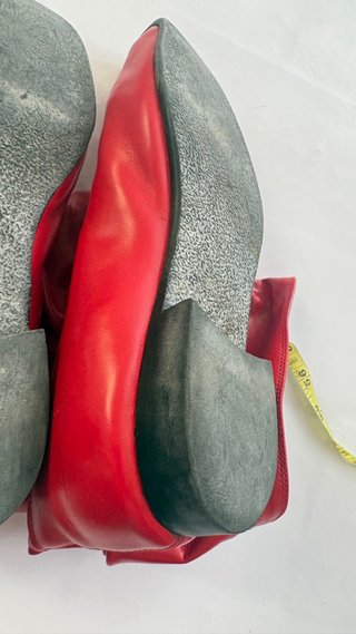 Botines rojos de cuero