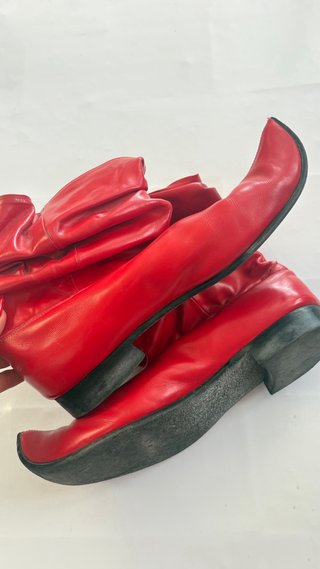 Botines rojos de cuero