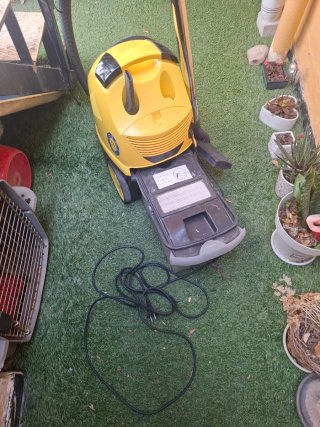 Aspiradora Karcher DS 5500 con filtrado de agua
