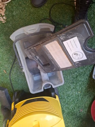 Aspiradora Karcher DS 5500 con filtrado de agua