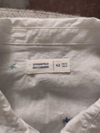 Camisa blanca con estrellas multicolor Talla XL