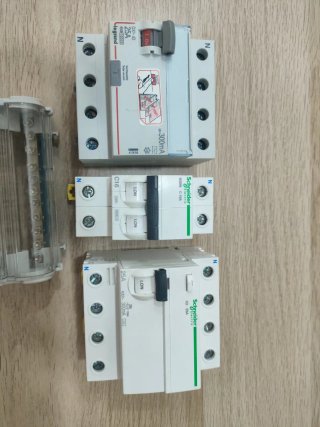 Interruptor Diferencial Legrand y Schneider 4x25A