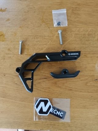 Protector piñón KTM 690