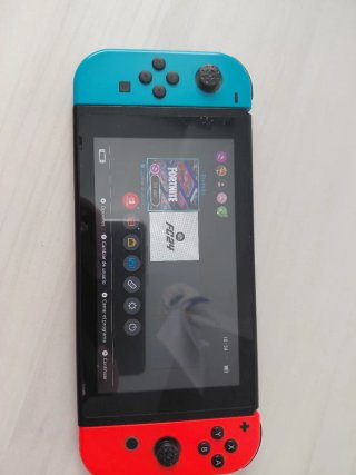 Nintendo Switch con Fortnite y FC24