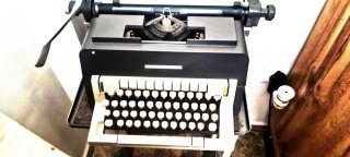 Máquina de escribir Olivetti Línea 98.