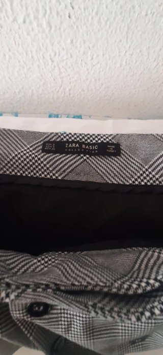 Falda Zara cuadros gris y negro