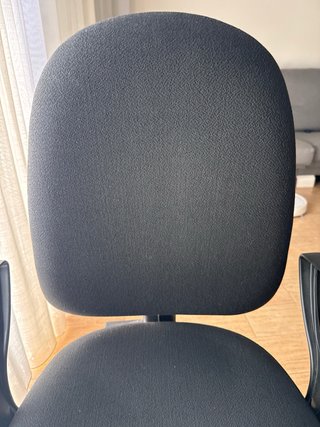 Silla de oficina negra