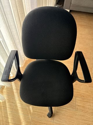 Silla de oficina negra