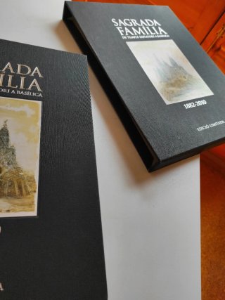 Sagrada Família 1882-2010. Ed. Limitada