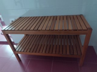 Banco de madera Ikea 2 estantes