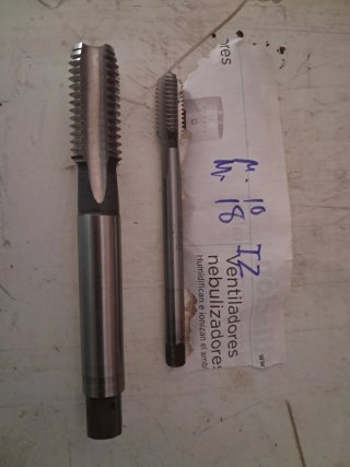 Machos de roscar M10 y M18 Izquierdas