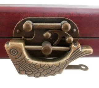 Candado chino antiguo pez con llave