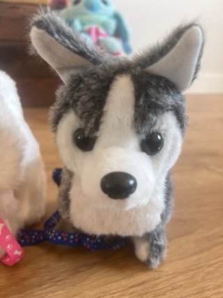 Peluche con pilas,ladran o maúllan y caminan