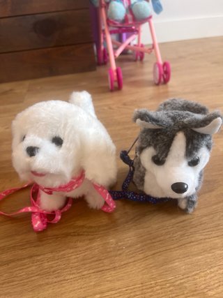 Peluche con pilas,ladran o maúllan y caminan