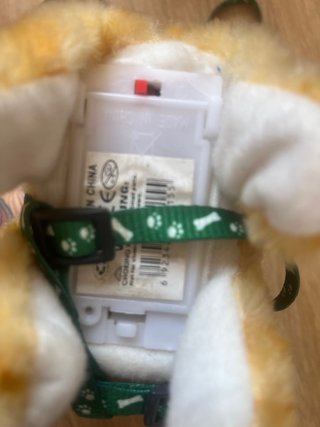 Peluche con pilas,ladran o maúllan y caminan
