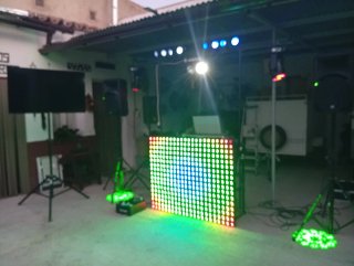 Equipo DJ Karaoke Fiesta. tu fiesta un éxito