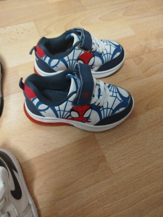Lote Zapatillas Adidas y Nike