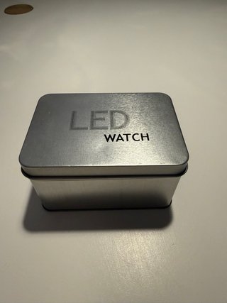 Reloj LED Vintage Plata Negro