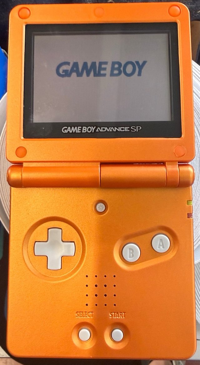 Game Boy Advance SP Personalizado Charizard 2004