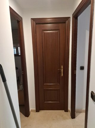 Puerta interior madera