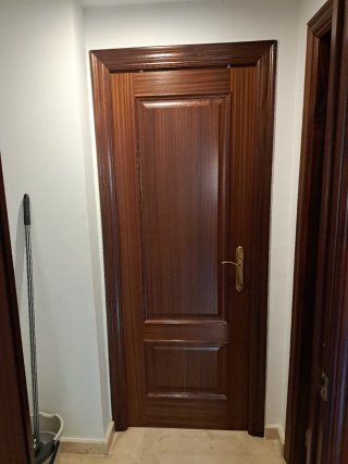Puerta interior madera