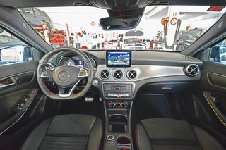 MERCEDES-BENZ GLA 200 AMG PACK