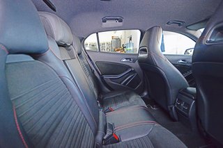 MERCEDES-BENZ GLA 200 AMG PACK