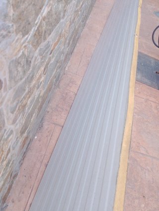 Chapa Sandwich Panel Rojo y blanco 4.5 metros