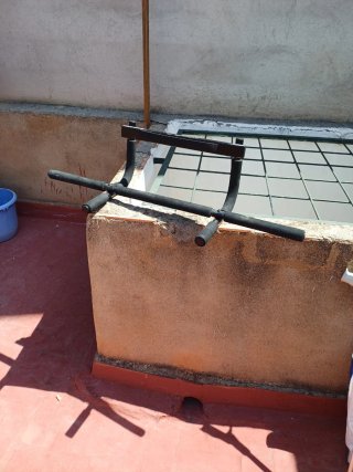 Barra de dominadas para puerta