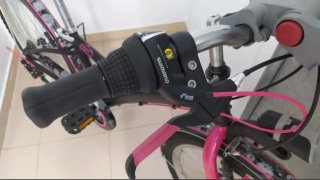 Bicicleta Decathlon Niña Negra y Rosa