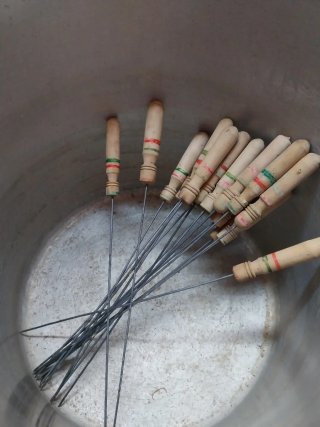 Olla grande de aluminio con asas