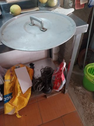 Olla grande de aluminio con asas
