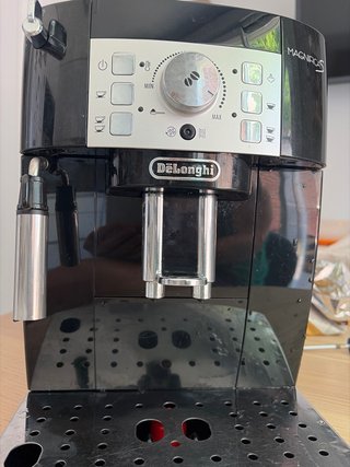 Cafetera DeLonghi Magnificas Negra