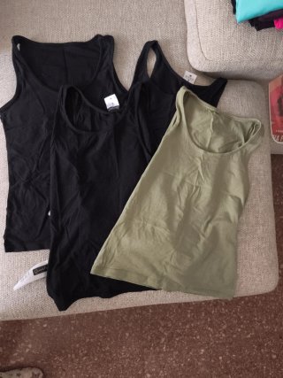 Lote 3 Camisetas Tirantes S y M Negro y Verde .