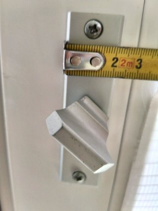 Muletilla metálica para puerta