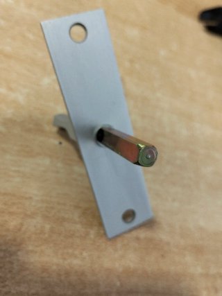 Muletilla metálica para puerta